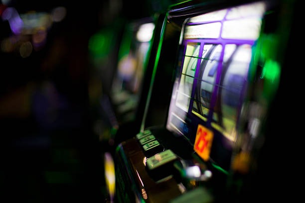 mancing138 mobile app interface displaying live blackjack tables and sportsbook navigation