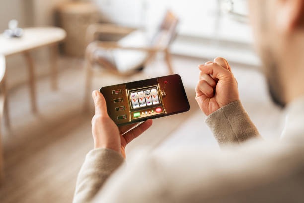 Mahjong Ways cascading tiles on mancing138 mobile app showing winning combinations